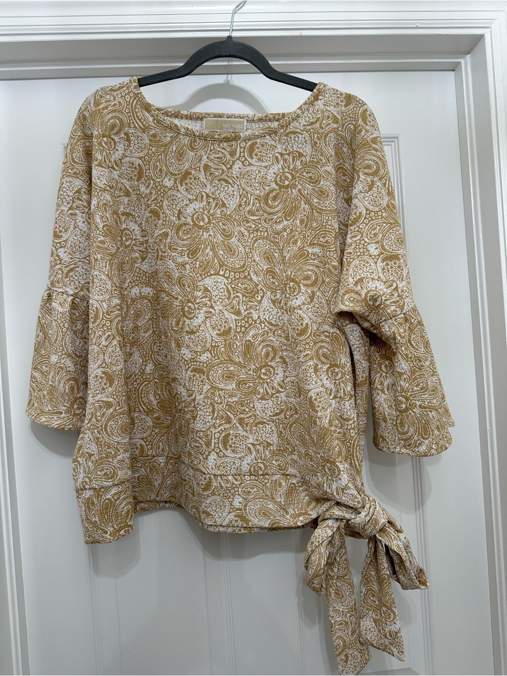 Michael Kors Women’s Floral Tie-Hem Blouse in Tan and White size 2x